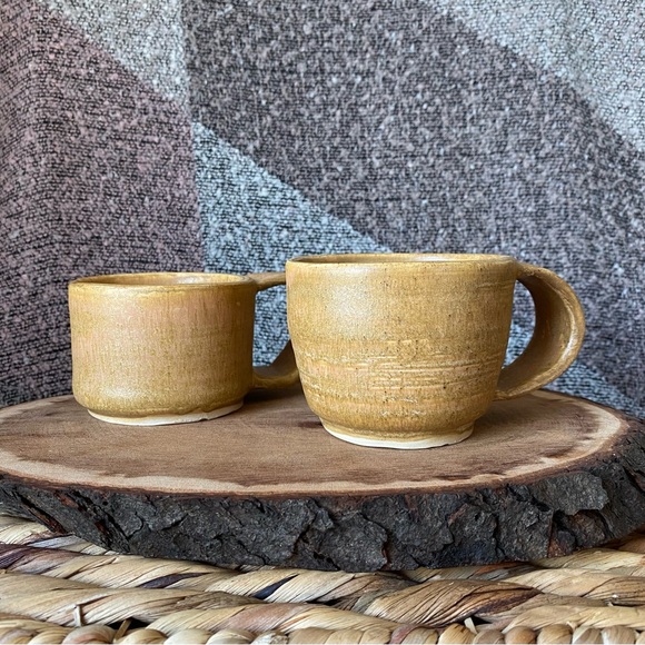 2 x Handmade Pottery Mugs - Picture 3 of 11